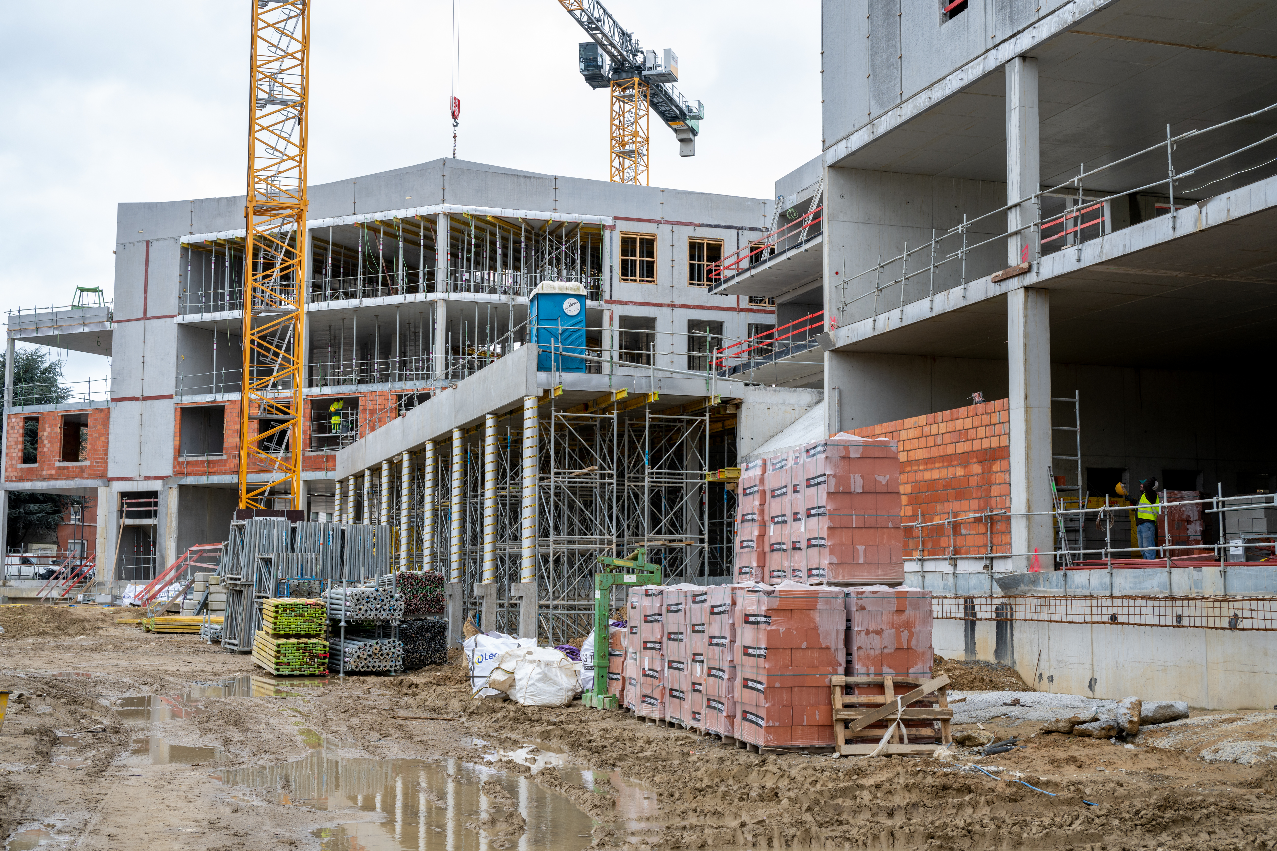 Campus Deleers in Anderlecht — realisatie met materialen van De Doncker